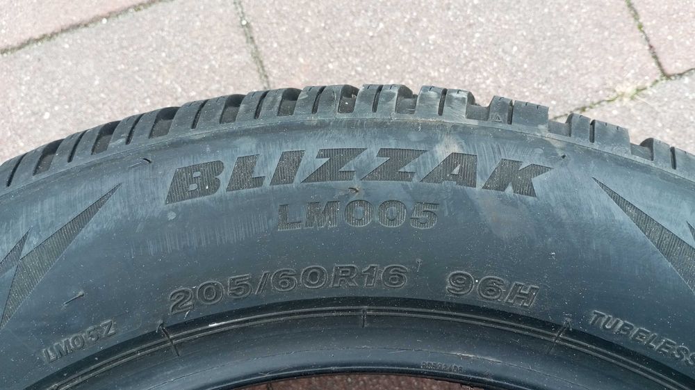 opona zimowa BRIDGESTONE Blizzak LM005 205/60R16 96H