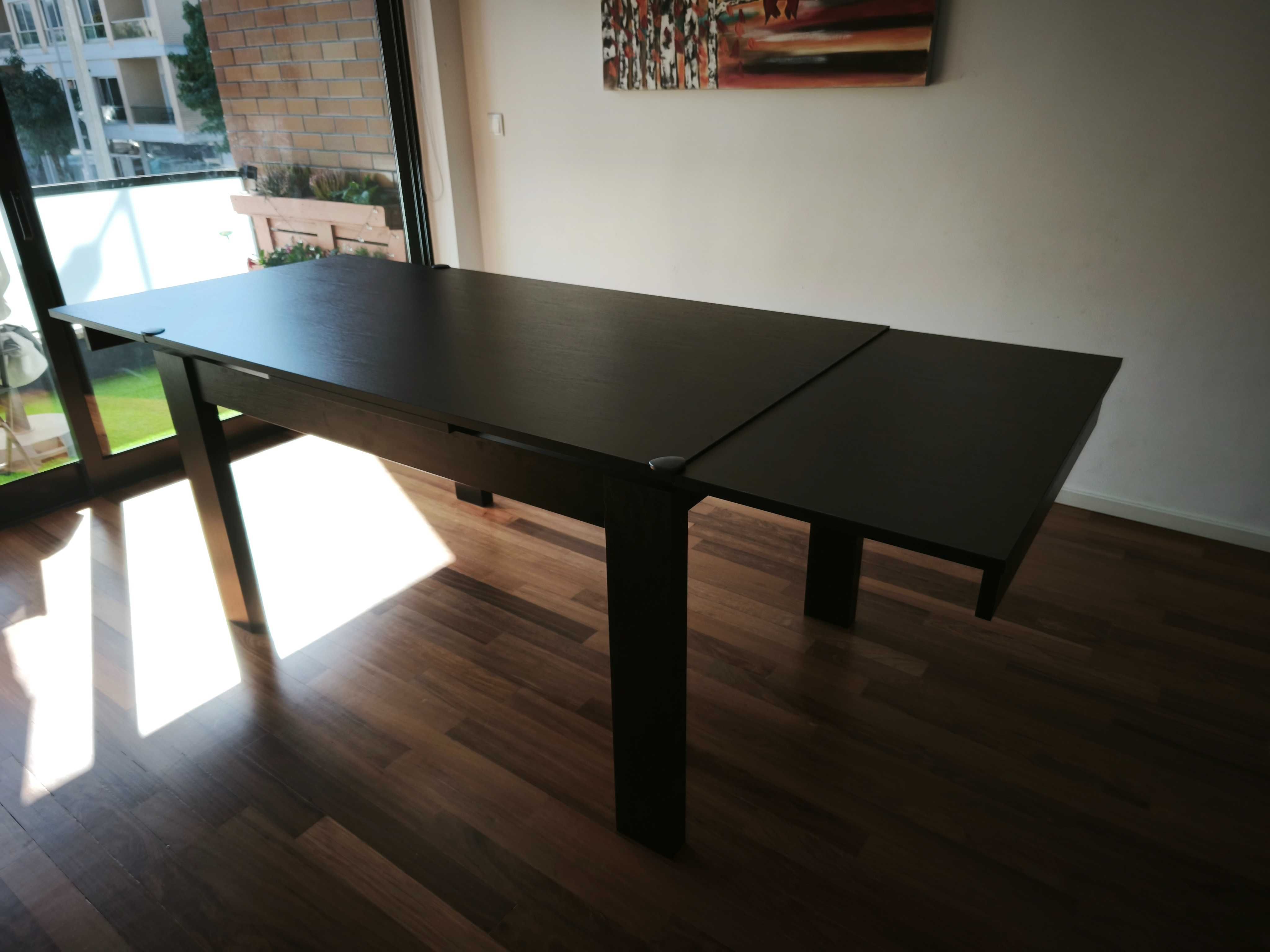 Mesa extensível em ótimo estado