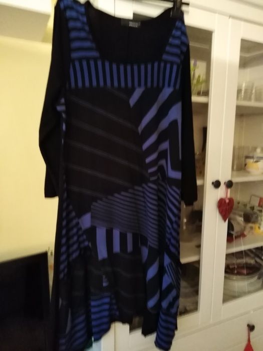 Sukienka w kolorze czarno -szafirowym ,rękaw r. L-XL