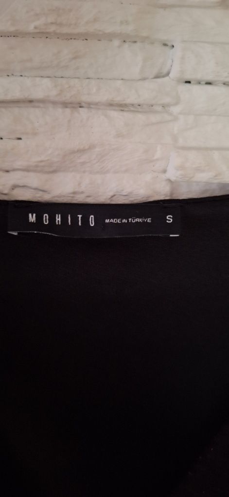 Czarna błyszcząca sukienka M / L Mohito