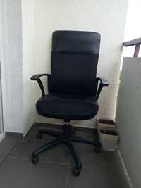 Krzesło biurowe obracane