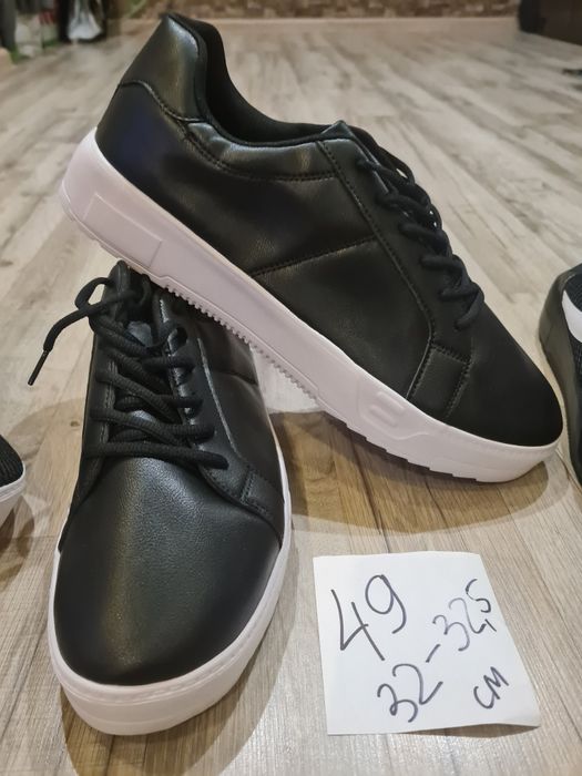 кроссовки 49 и50  52размер и кроксы мужские до54 размера