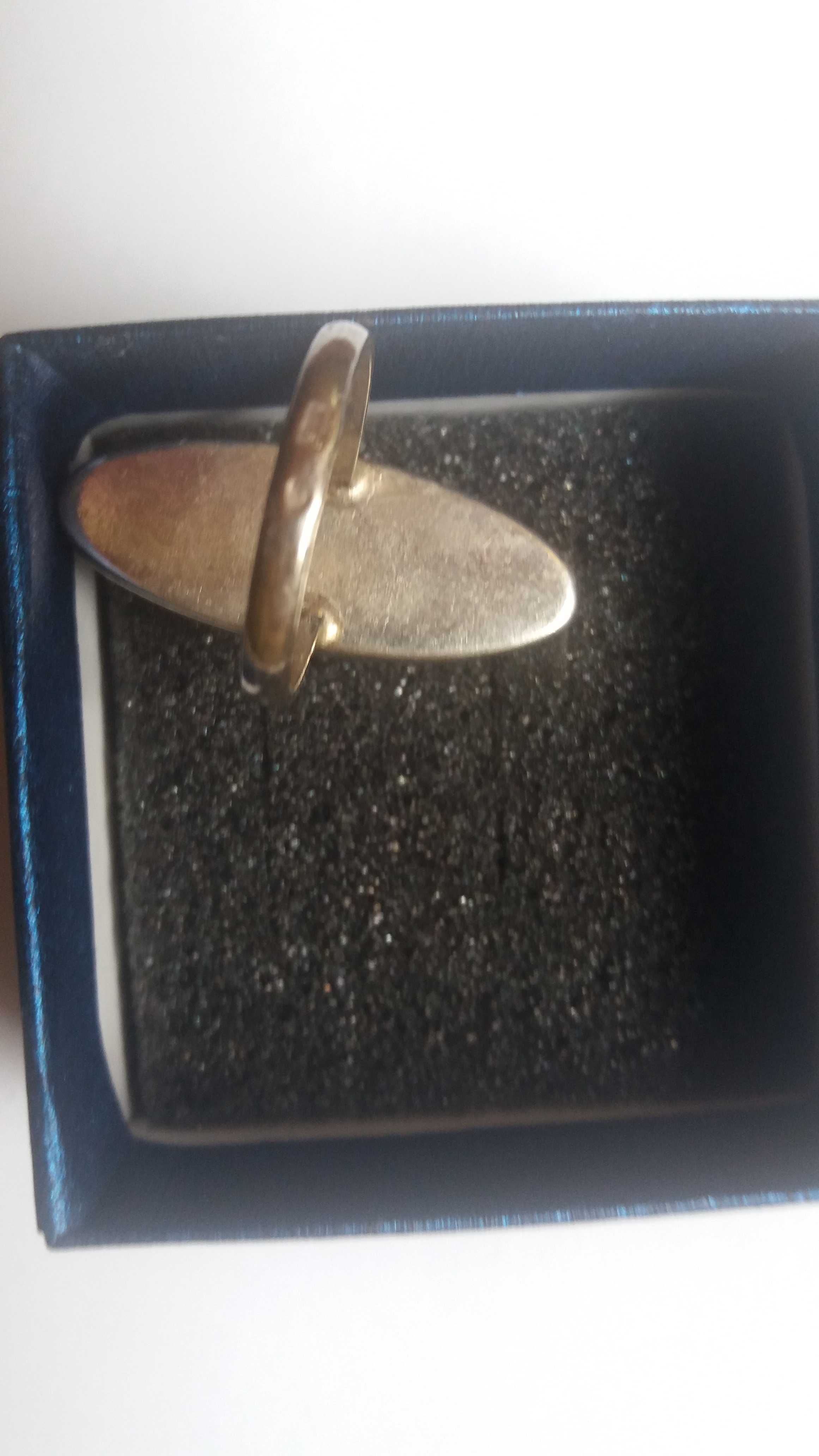 Pierścionek srebrny z Hematytem  z 1995 roku jak nowy 5,84g.Rozmiar 13