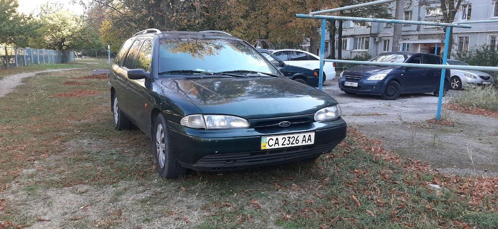 Продам Ford mondeo 1.8
