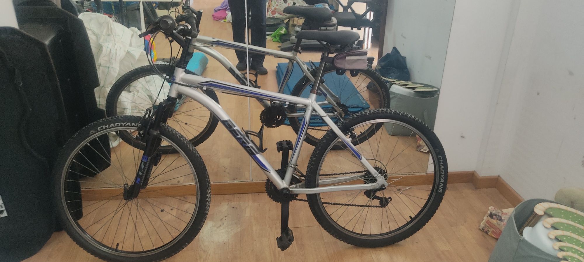 Várias Bicicletas de BTT