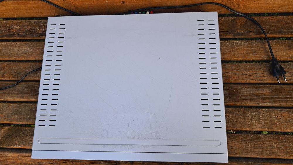 Odtwarzacz DVD Thomson DPL909VD.