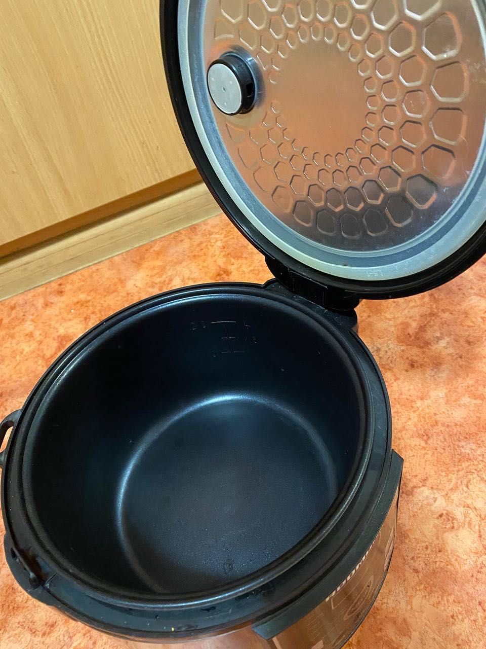Multicooker REDMOND