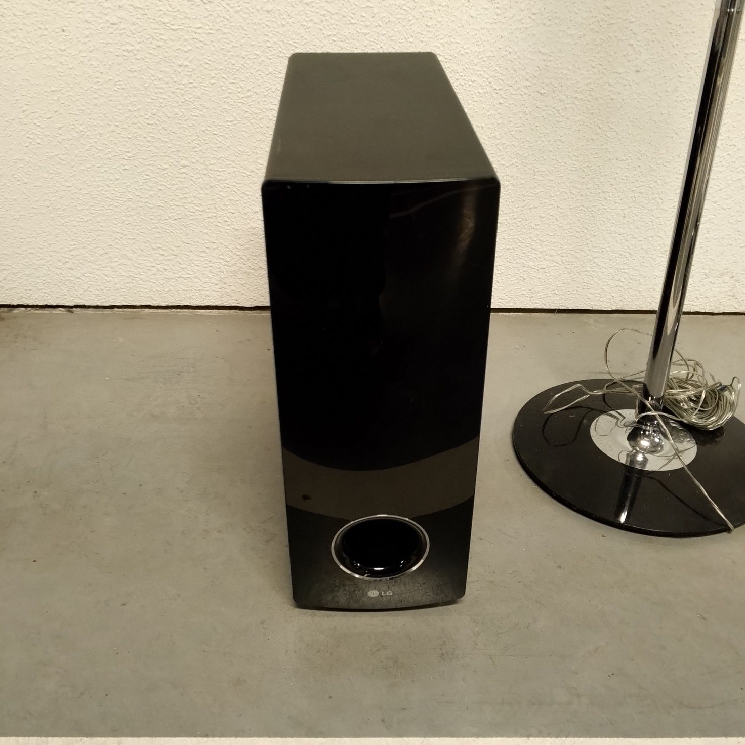 Kino domowe LG 2 piloty