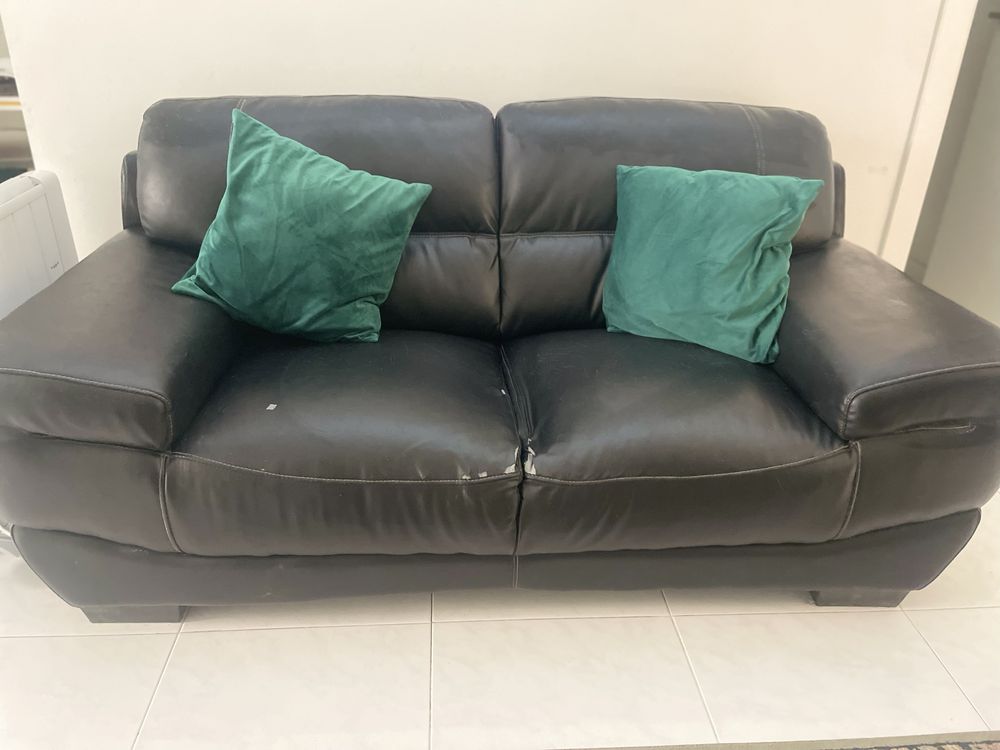 Sofa pele preto sem almofadas