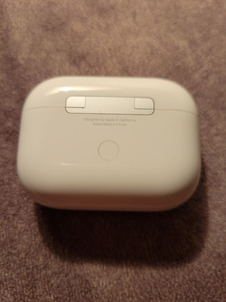 Футляр AirPods Pro MagSafe А2190