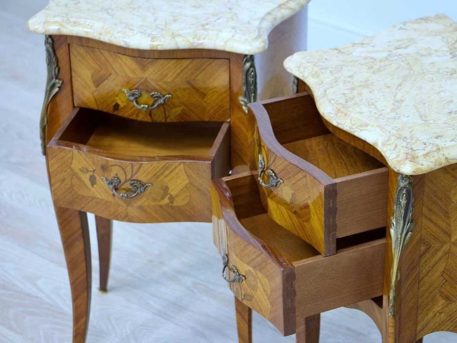 Вінтажні тумбочки в стилі Людовика XV