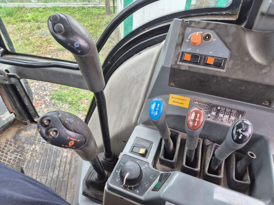 Ciągnik Valtra T140