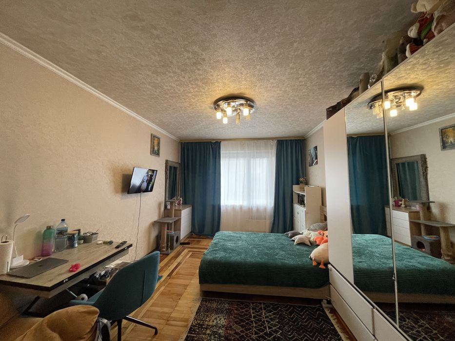 Продам 3к квартиру, вул. Синьоозерна, 4а, Святошино