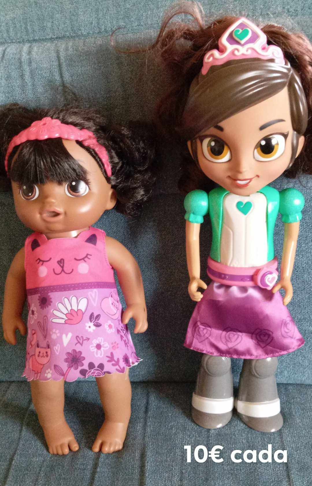 Várias bonecas, Barbie.