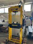 Prasa Warsztatowa Hydrauliczno- Pneumatyczna 30T skok 160 Powystawowa