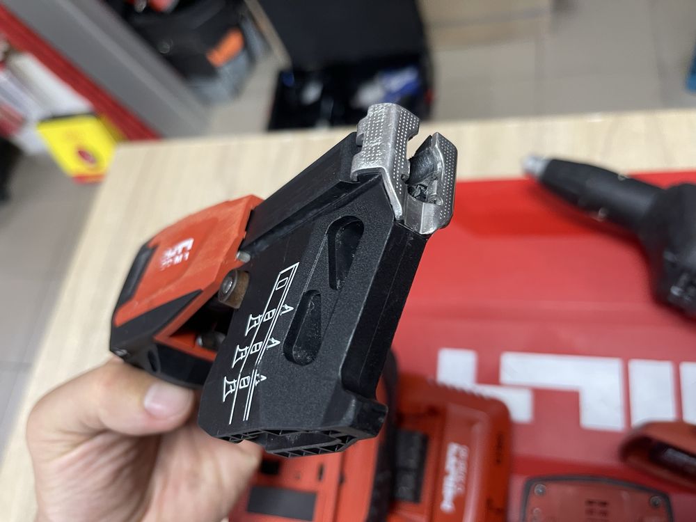 Hilti SD 5000-A22 + SD M-1 / шурупокрут для гіпсокартону Хілті