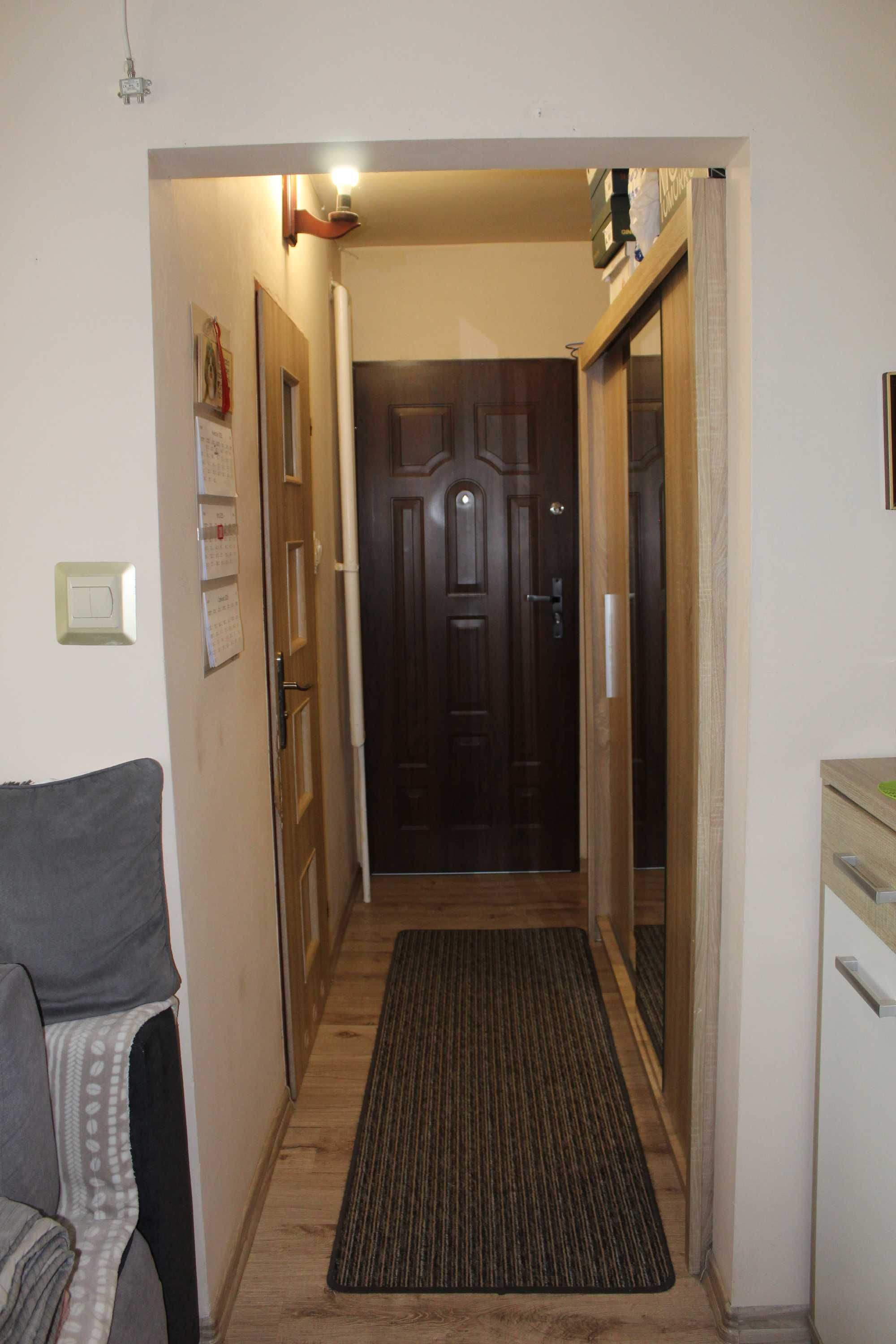 Sprzedam 2-pokojowe mieszkanie o pow. 43,20m2 na IV piętrze