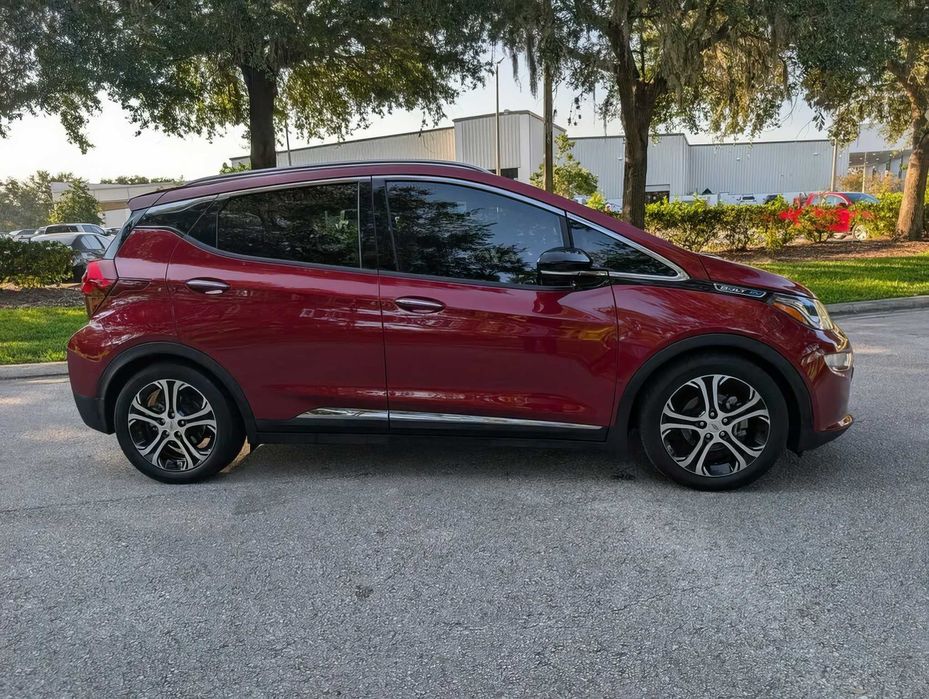 Chevrolet Bolt EV      2021