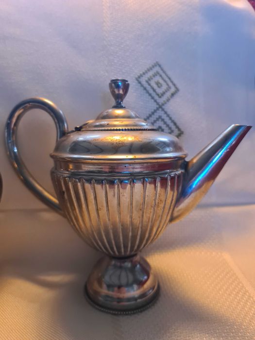 Tete à tete e cafeteira anos 3m casquinha