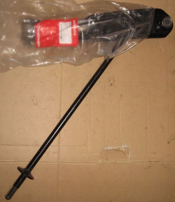 wahacz dolny prawy DAIHATSU PIAGGIO HIJET PORTER J4906007