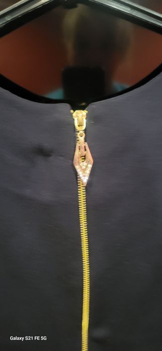 Женское очень нарядное платье .