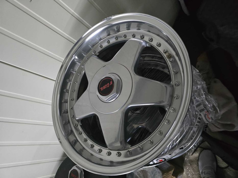 rial f1  8 x 17 et 32 5x100  po kompletnej renowacji