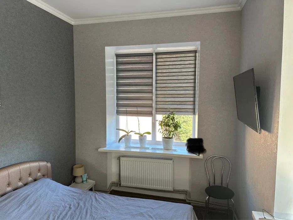 Продам трикімнатну квартиру на Миколаївці.