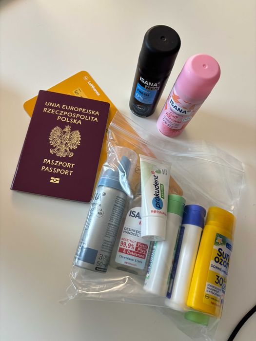 Zestaw podróżny 8w1 – mini kosmetyki z Niemiec – bagaż podręczny
