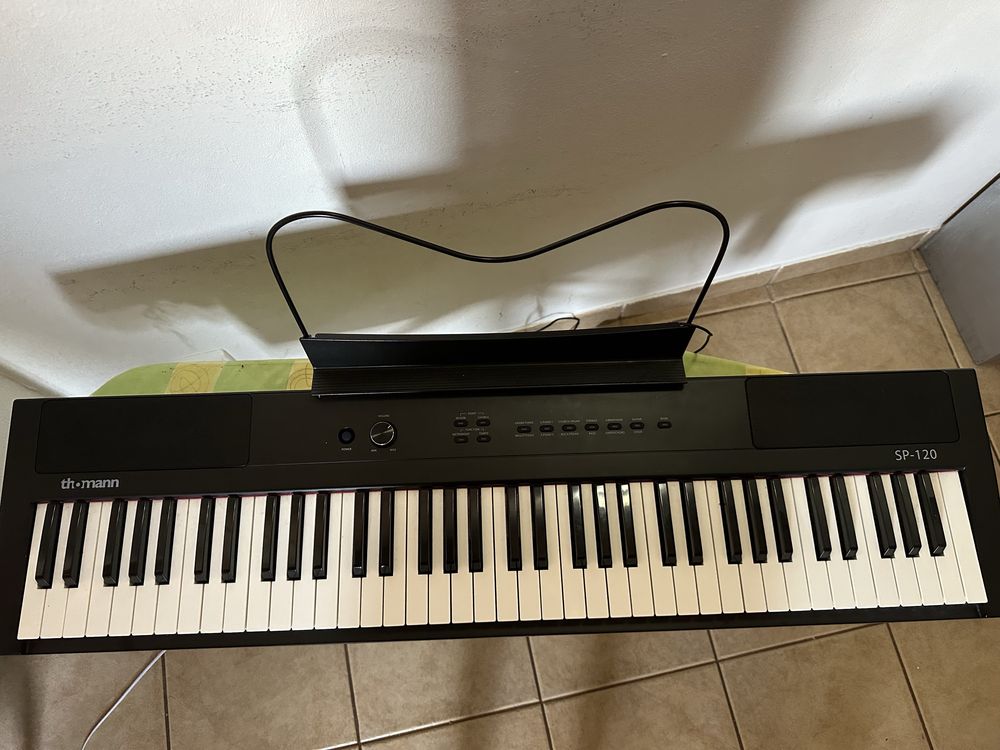 Piano digital em otimo estado