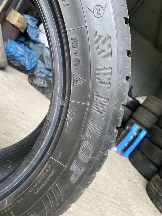 Продам резину 225/55/17 зима Dunlop