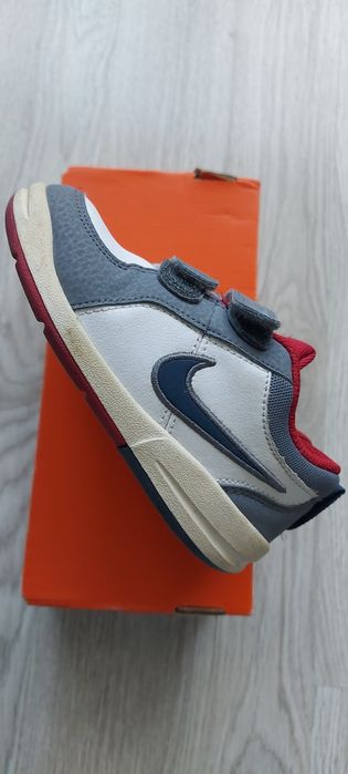 Ténis criança em pele  NIKE 25 BOM ESTADO