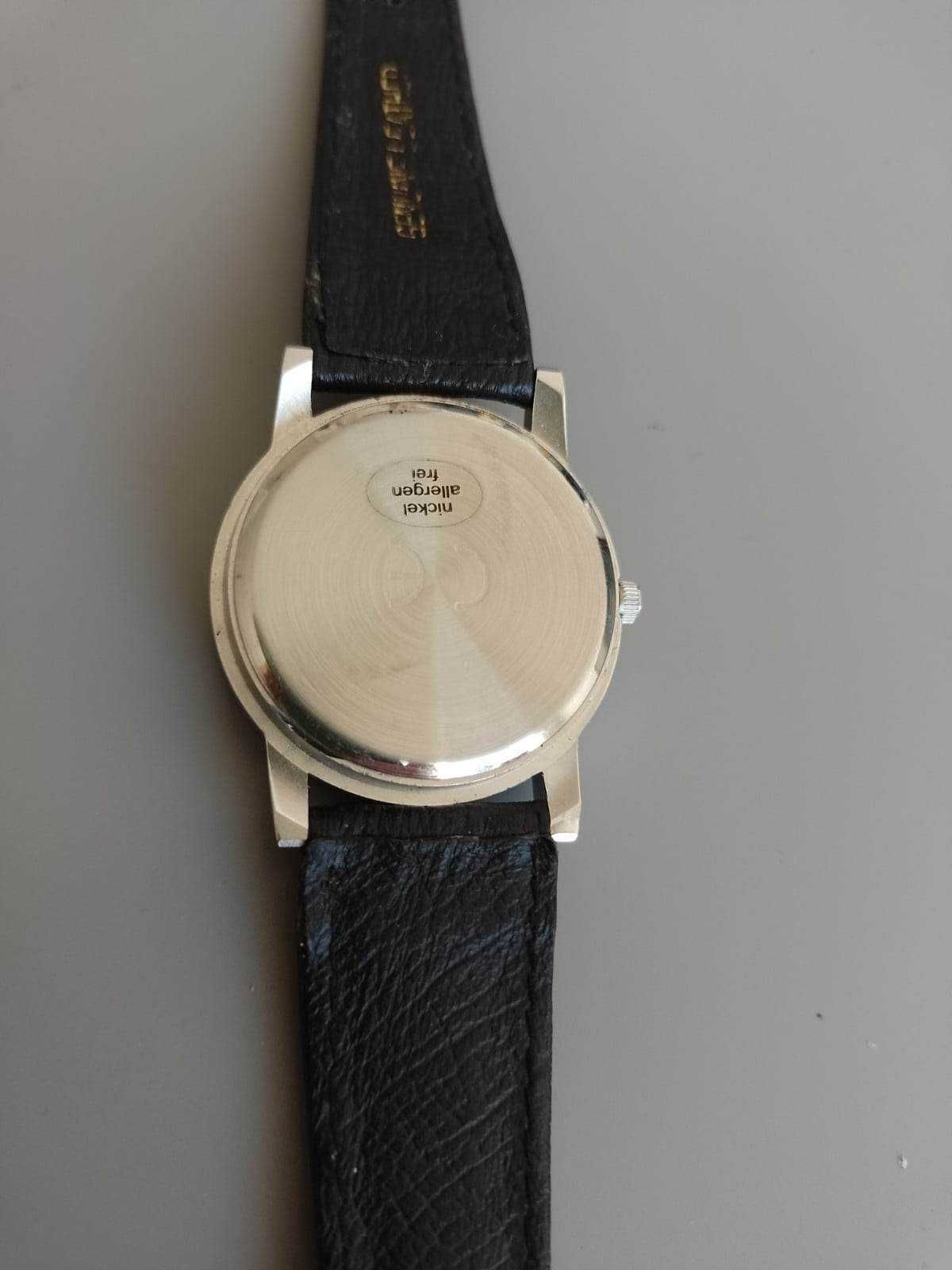 Nowy elegancki zegarek męski QUARZ