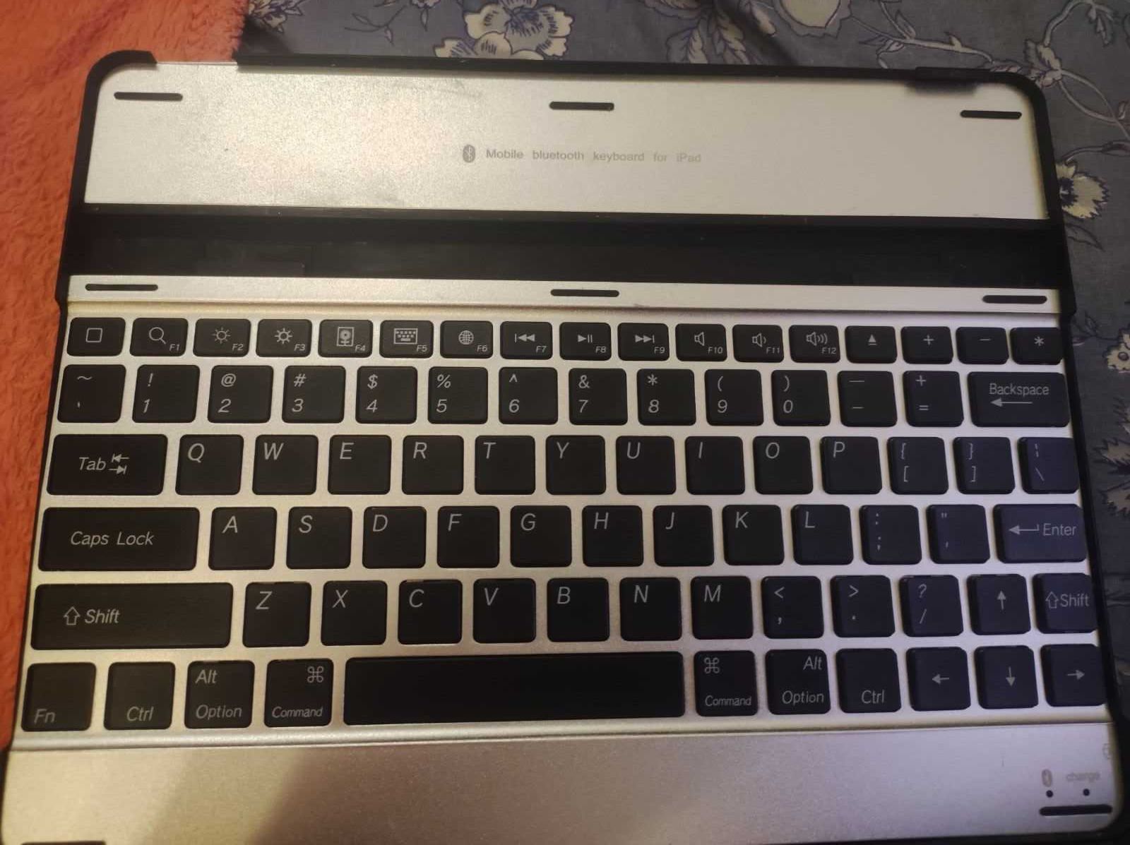 Безпроводная клавиатура  IPAD