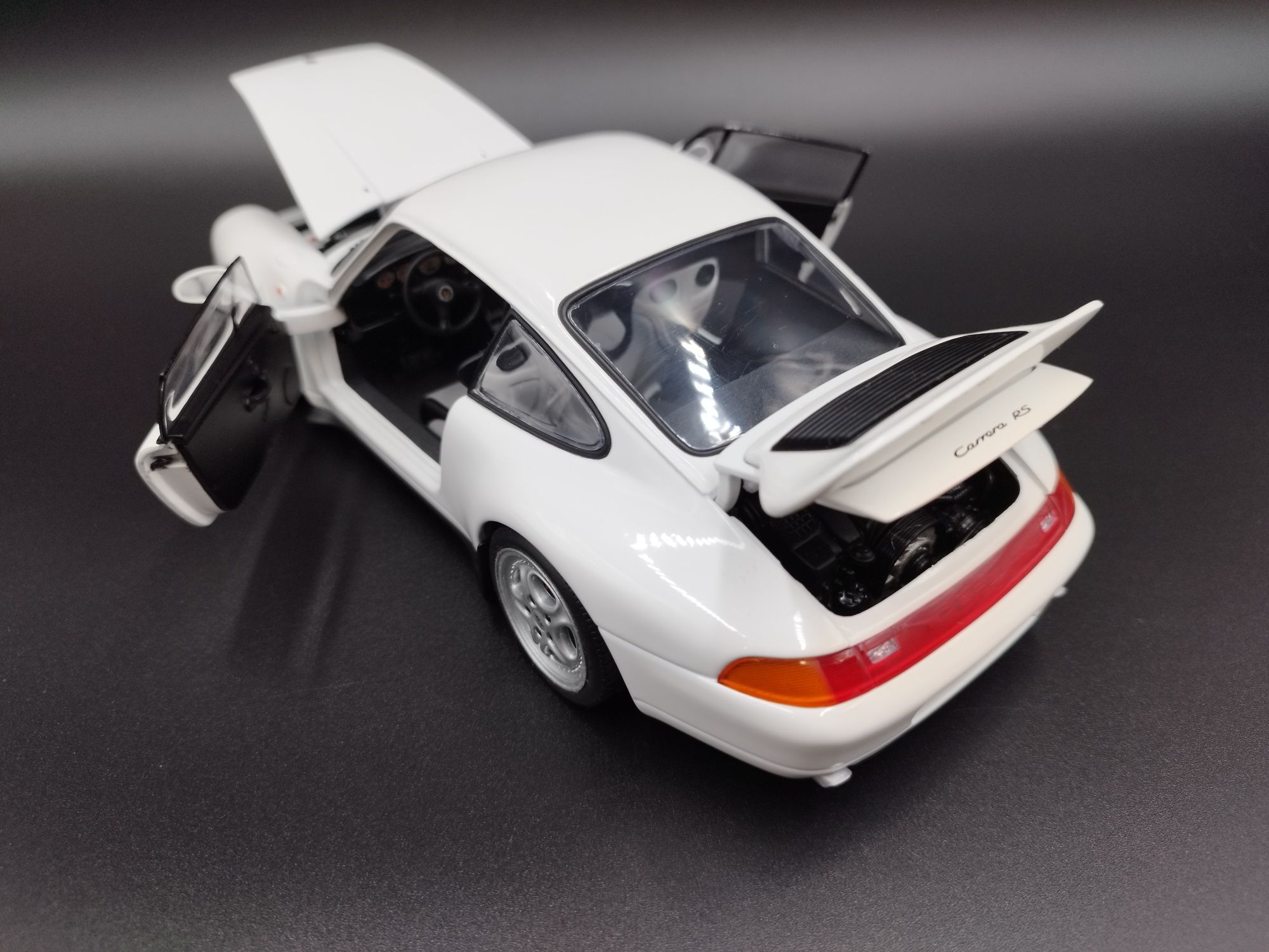 1:18 UT Models Porsche 911 (933) Carrera RS model