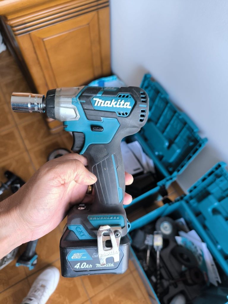 Máquina em conjunto Makita
