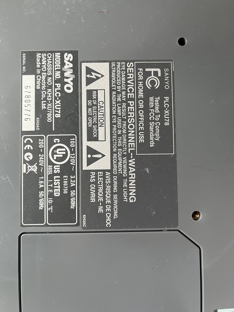 Projector sanyo PLC-XU78 stan  idealny