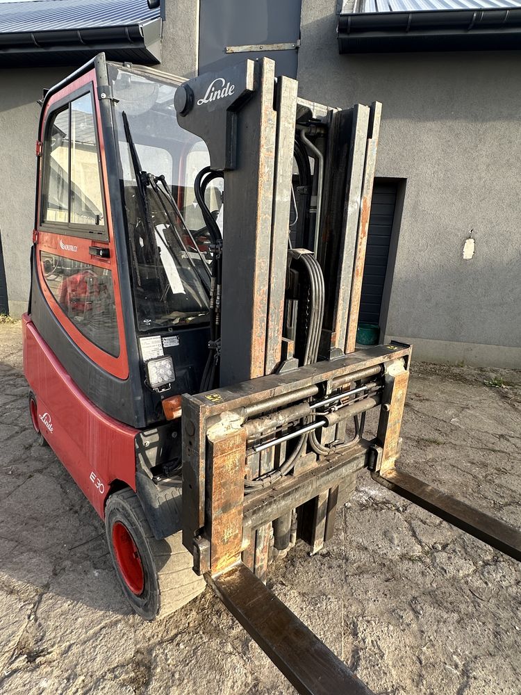 Wozek widlowy elektryczny Linde E30