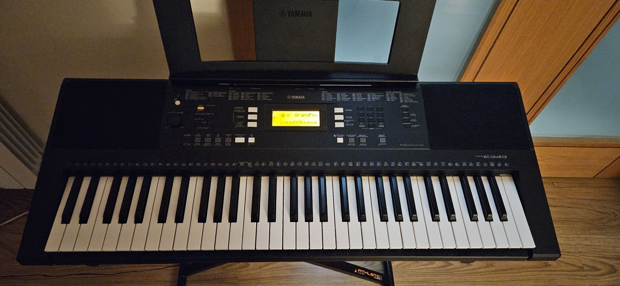 Vendo teclado yamaha psr e343 com suporte