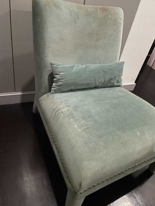 poltrona azul para sala ou quarto