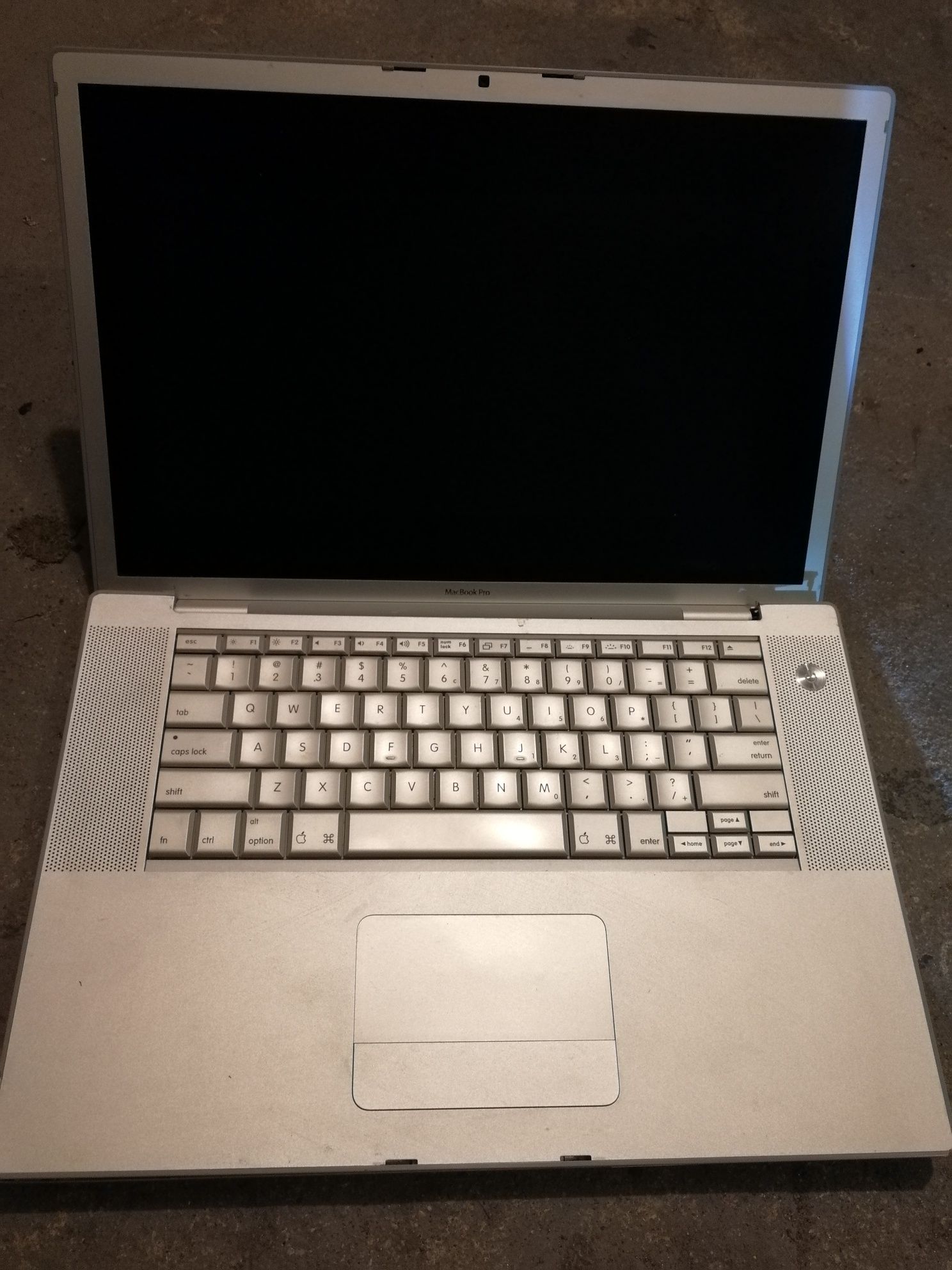 Mac Book A1175 15 cali