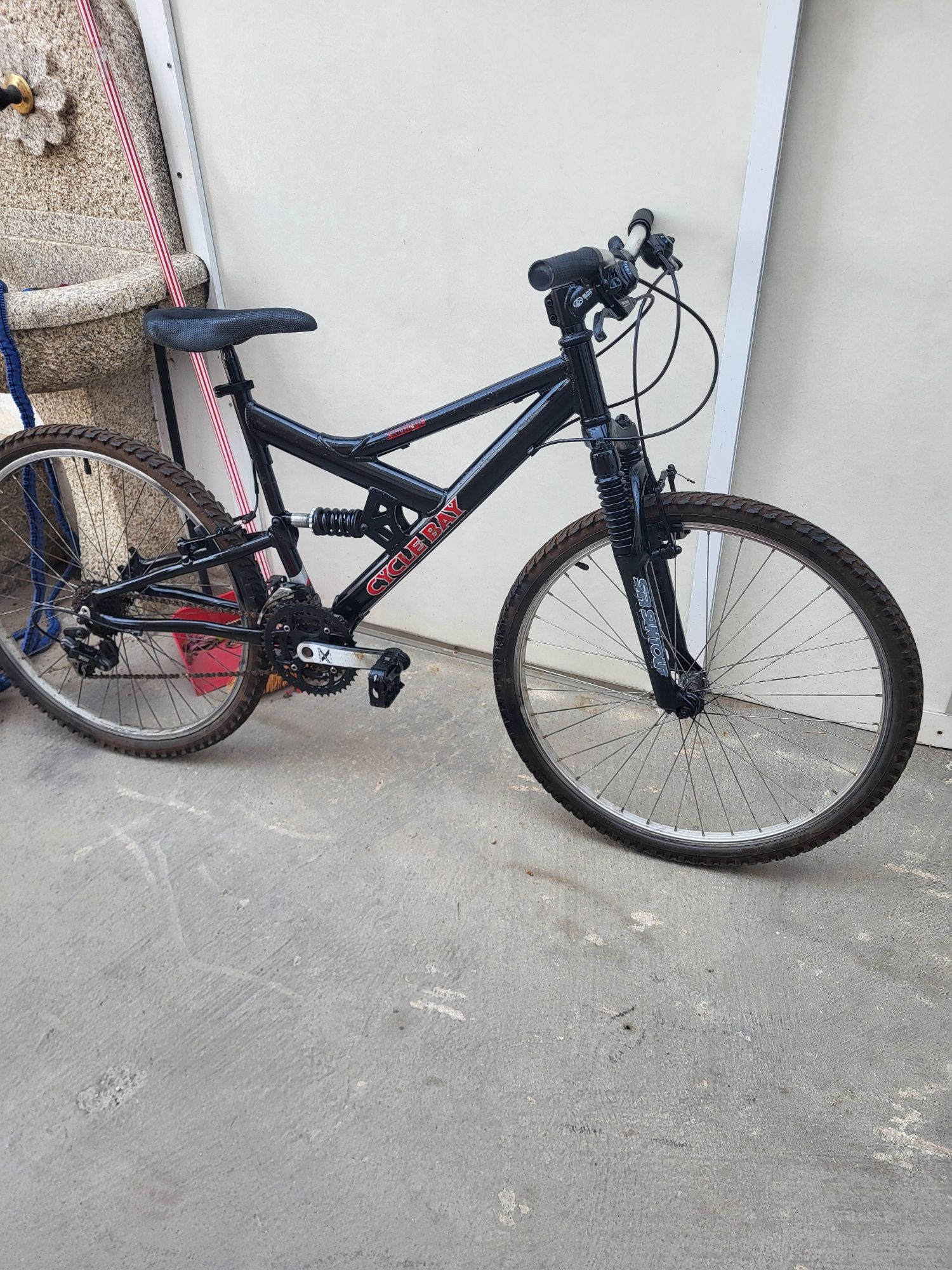Vendo bicicleta suspensão total