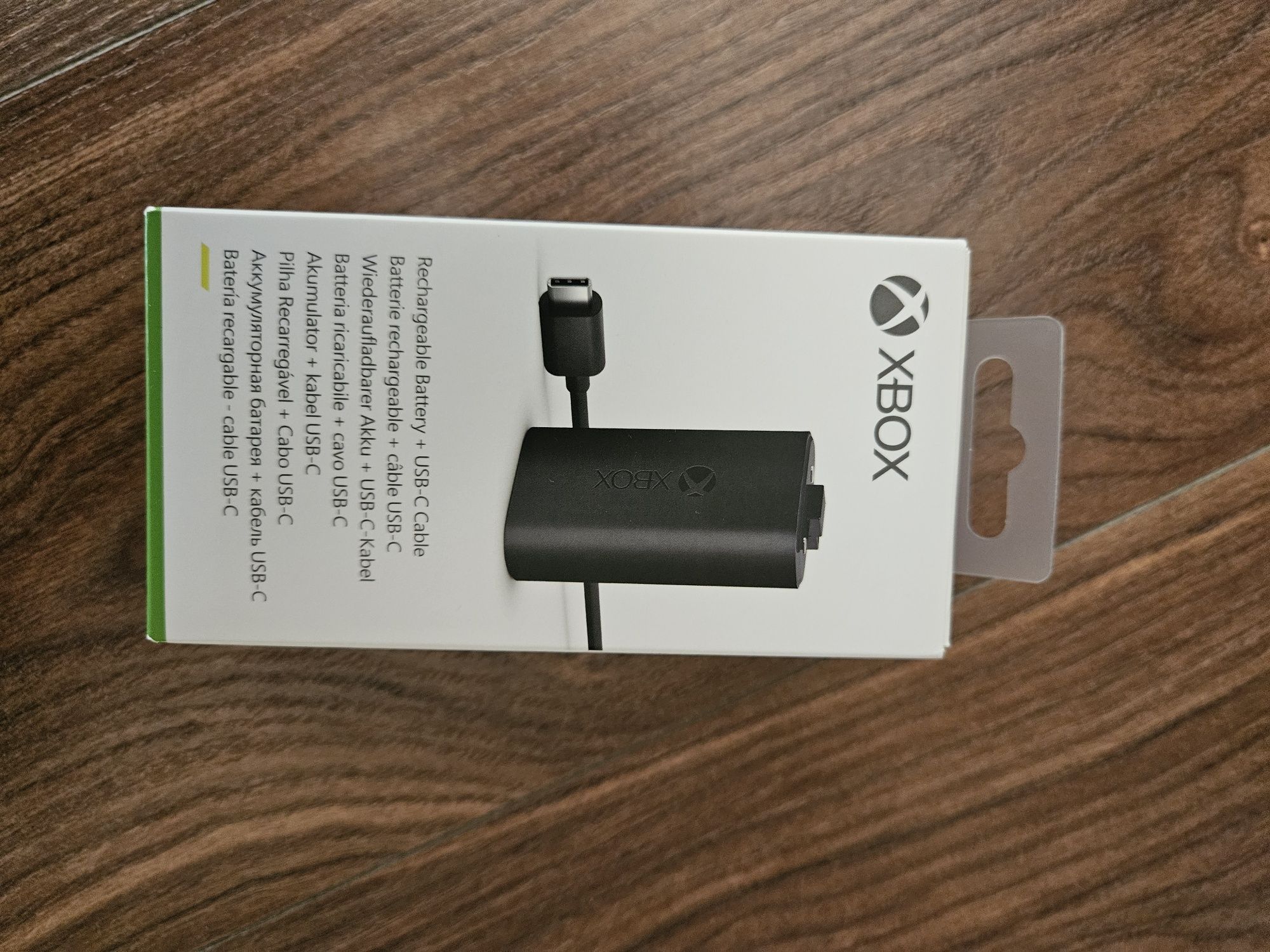 Xbox series S +dysk 512 GB seagate + Ładowarka + dodatkowy akumulator