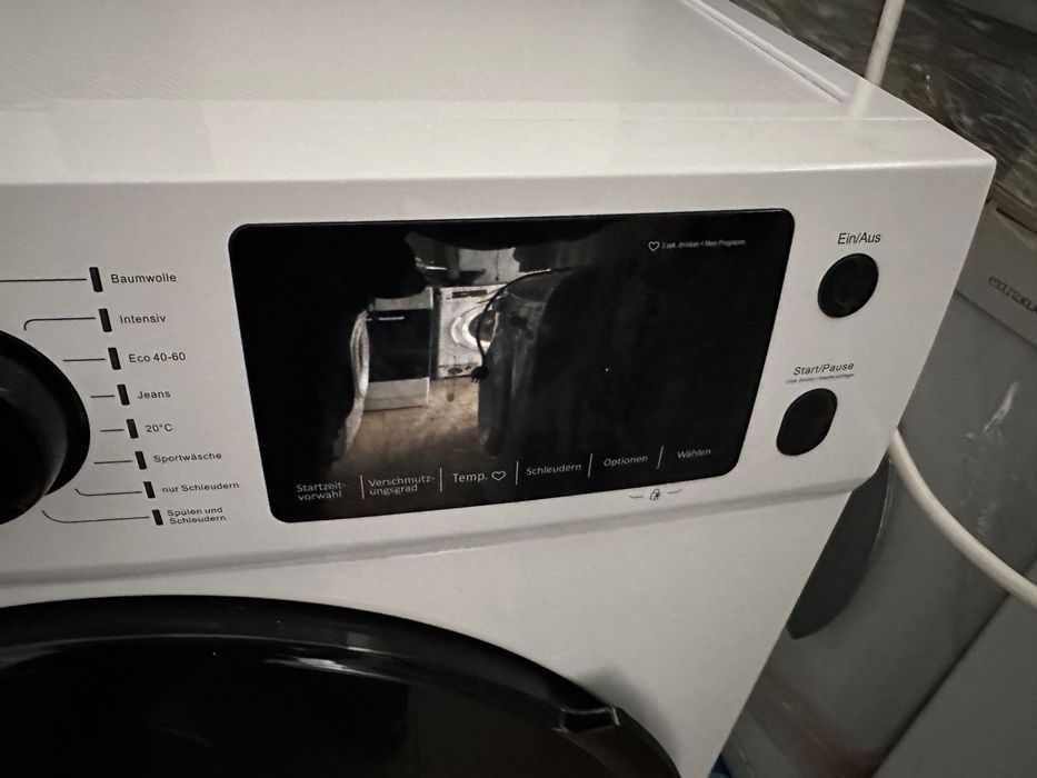 Продам Бу пральну машинку Midea на 7 кг