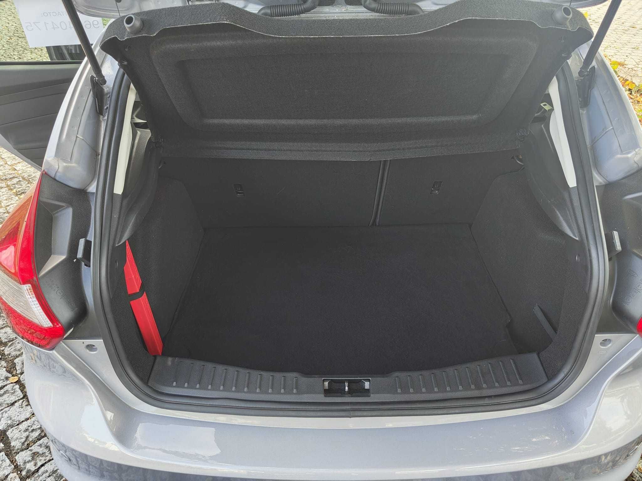 Oportunidade: Ford Focus 2012 em Excelente Estado