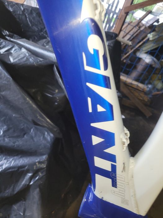 Przedni trójkąt Giant Glory 8,8 części pozostałe po rowerze