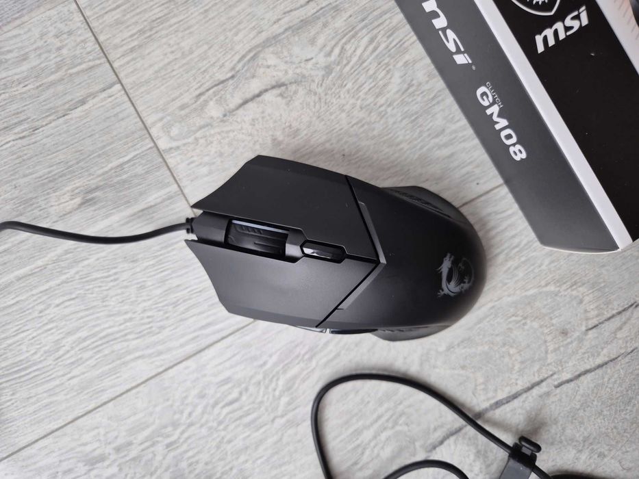 як нова. ігрова мишка MSI Clutch GM08 з регулюванням ваги.