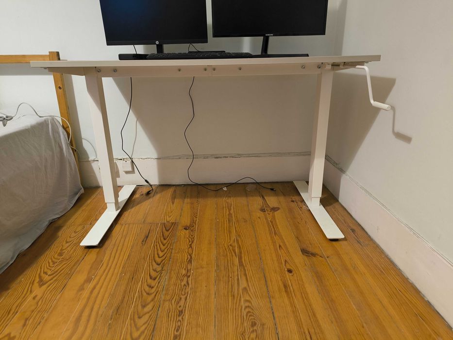 Trotten standing desk