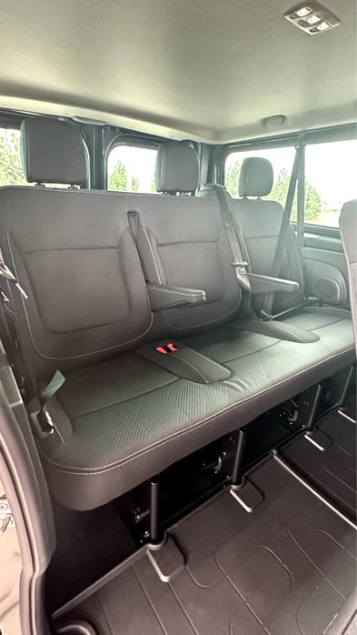 Wynajem. 9 osobowy bus 2024 r Renault Trafic Long. Najbogatsza wersja