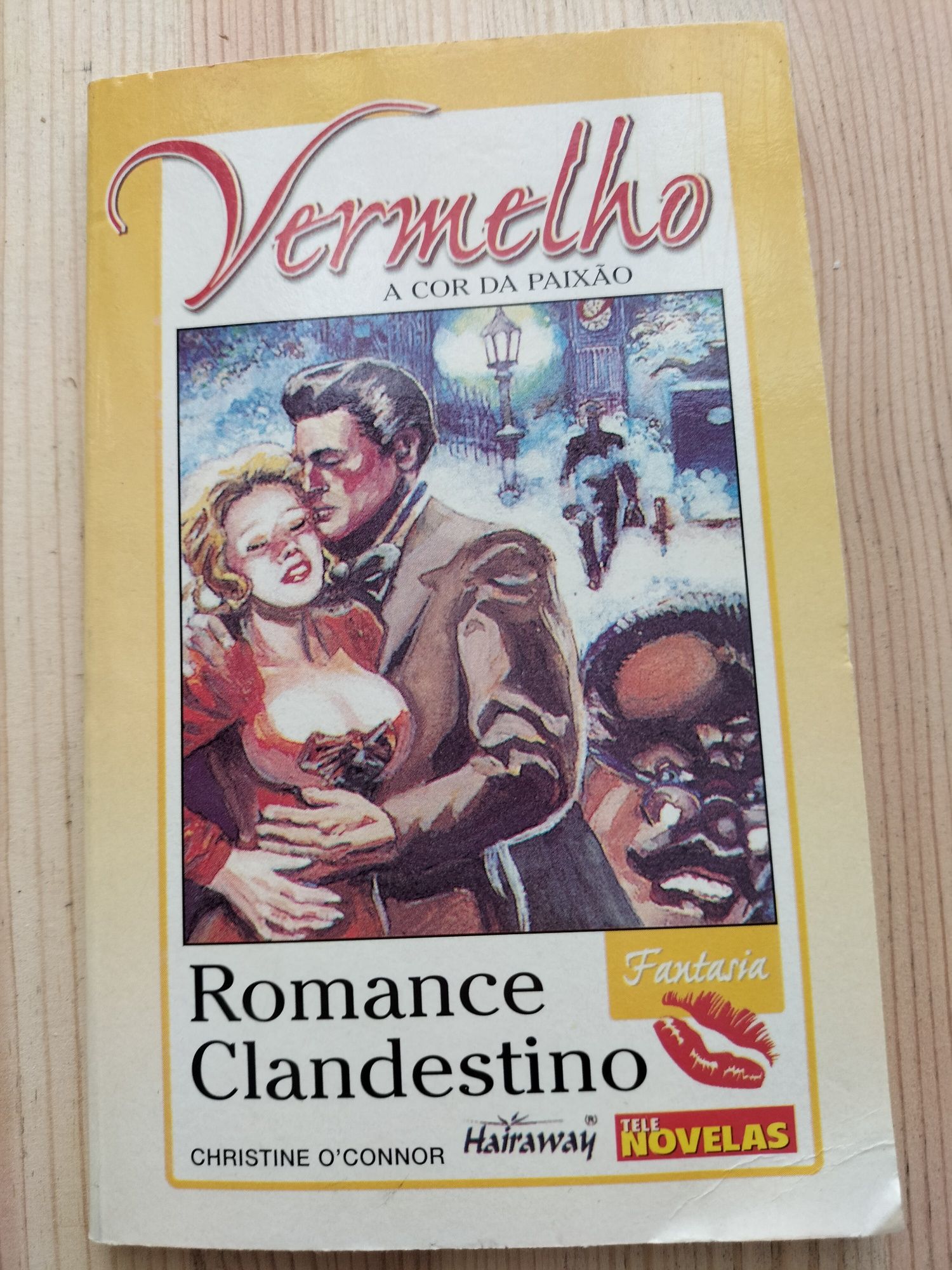 Livro "Romance Clandestino"