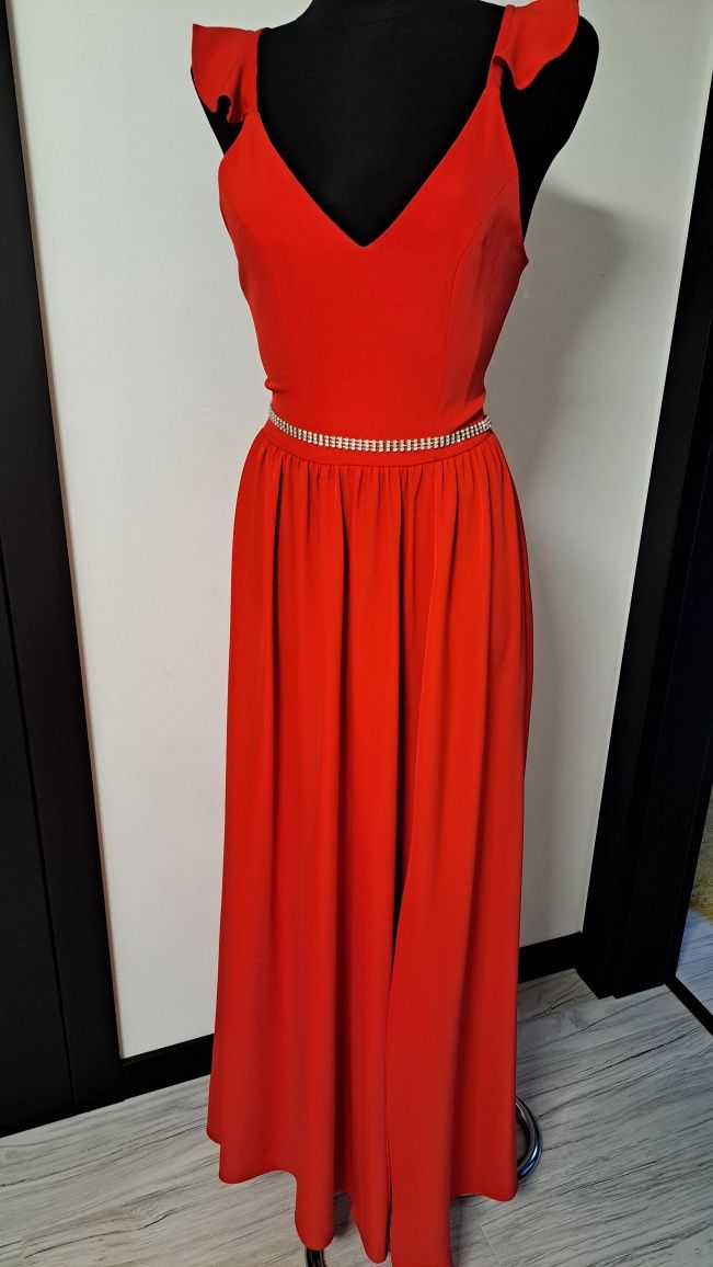 Sukienka długa czerwona 38